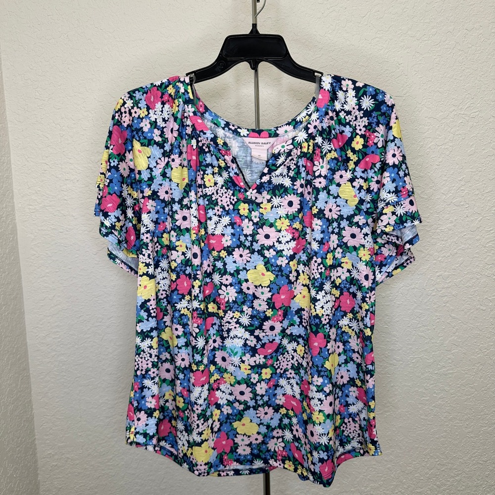 NWT Allison Daley Woman Floral V-Neck Tiered Sleeve Top Navy Multi 1X